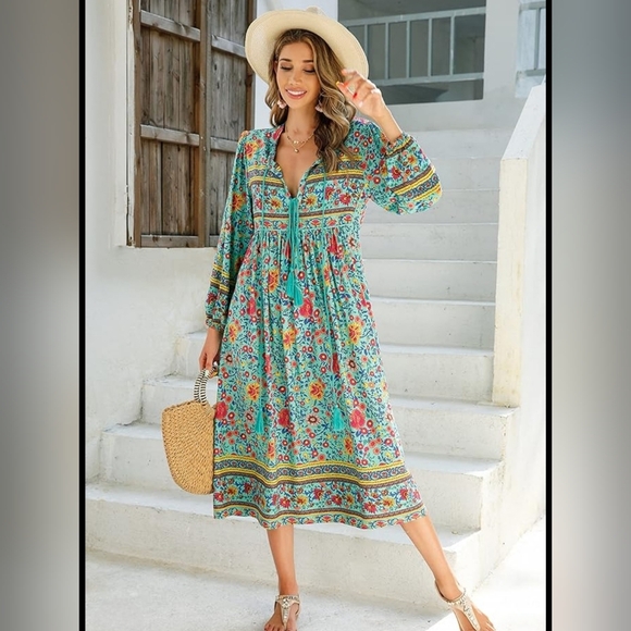 R Vivimos Dresses & Skirts - Floral Bohemian Maxi Dress